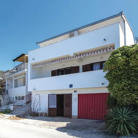 דירה Two-bedroom In Komarna קלק