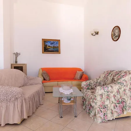 Two-bedroom In Komarna *
